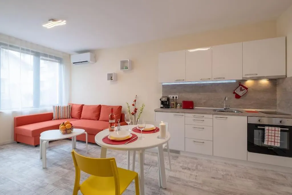 Bright & Chic Parkside Apartment contacts